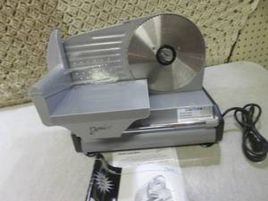 lot 161 image: (F-2) Deni Electric Food Slicer Wor...