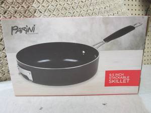 lot 166 image: (F-0) Parini 9.5 Inch Stackable Ski...