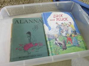 lot 182 image: (D-2) Assorted Vintage Books and Ma...