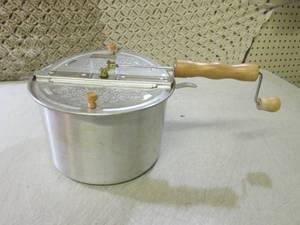 lot 193 image: (RM2) Whirley-Pop Popcorn Popper...