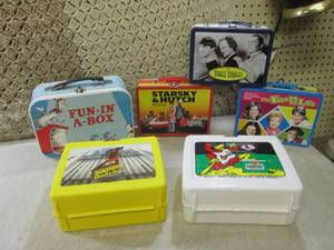 lot 201 image: (EW5) Assorted Containers  Boxes w...