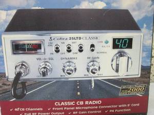 lot 202 image: (BSB) Cobra 25 LTD Classic CB Radio...
