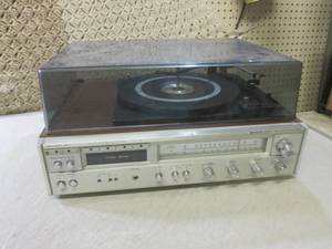 lot 203 image: (RM2) Sanyo DXT 5204 Stereo Music S...