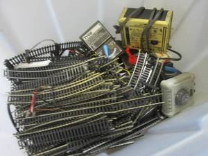 lot 256 image: (RM4) Assorted Train Tracks Control...