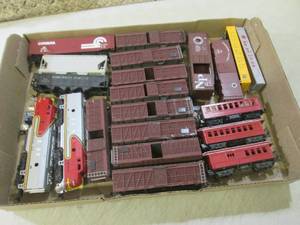 lot 264 image: (RM1) Assorted Train Cars...