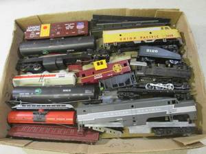 lot 268 image: (RM1) Assorted Train Cars...