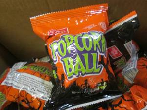 lot 303 image: (D-1) Box Full of Popcorn Bals Past...
