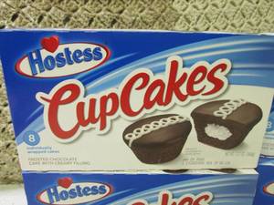 lot 305 image: (B-1) 4 Boxes Hostess Cup Cakes Pas...