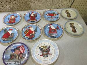 lot 37 image: (FS) Assorted Collector Plates Patr...