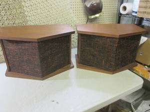 lot 53 image: (D-4) Pair Bose 901 Series II Direc...