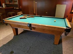 lot 13 image: Olhausen Billiards  Pool Table