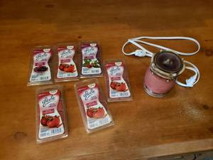 lot 44 image: Glade Wax Melts and Melter