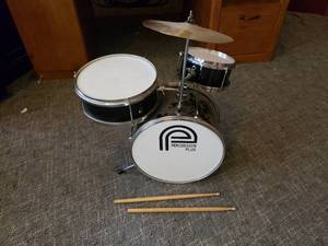 lot 95 image: Percussion Plus Kids Drum Set