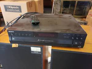 lot 3 image: Sony 5 Disc CD Changer