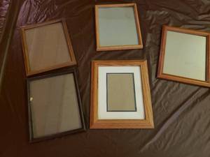 lot 114 image: Picture Frames