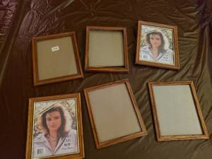 lot 115 image: Picture Frames