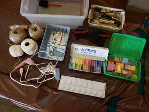 lot 118 image: Painting and Craft Supplies