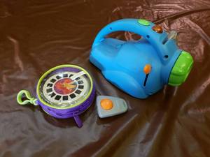 lot 128 image: Battery Operated Viewmaster
