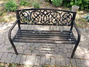 lot 139 image: Outdoor Garden Bench