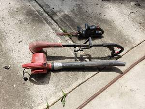 lot 143 image: Toro Corded Garden Tools