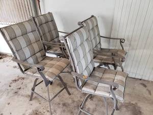 lot 145 image: 4 Bar Height Deck Chairs
