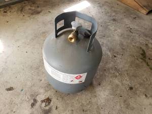 lot 148 image: 20# Propane Tank