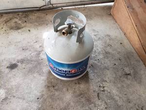 lot 149 image: 20# Propane Tank