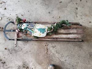 lot 152 image: Snow Sled Decoration