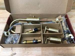 lot 26 image: PFISTER Contempra 2-Handle 8 Widespread Bathroom Faucet