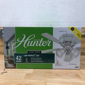 lot 76 image: HUNTER 42in Low Profile Ceiling Fan w 3 LED Lights and Reversible Blades