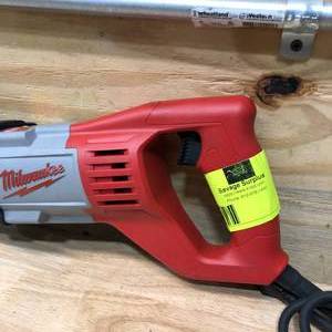 lot 90 image: MILWAUKEE 6509-31 Corded Sawzall Reciprocating Saw
