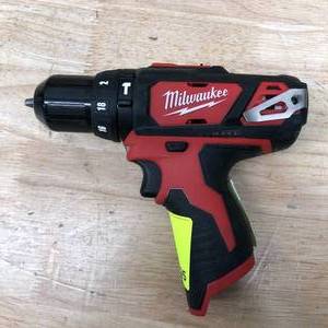 lot 95 image: MILWAUKEE 2408-20 M12 Cordless 38in Hammer DrillDriver
