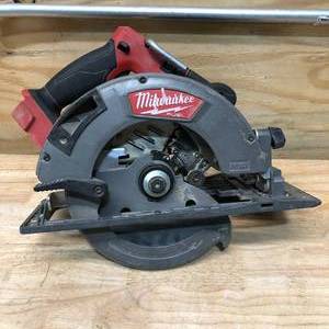 lot 97 image: MILWAUKEE 2732-20 Brushless 7-14in Circular Saw - FOR PARTS OR REPAIR