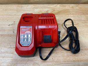 lot 117 image: MILWAUKEE M12 and M18 12-Volt18-Volt Lithium-Ion Multi-Voltage Rapid Battery Charger