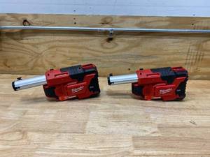 lot 120 image: MILWAUKEE Lot of 2- 2306-20 M12 Hammervac Univ Dust Extractors (Tool Only)