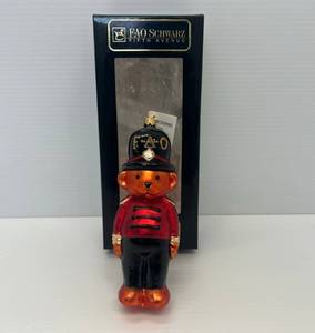 FAO Schwarz Fifth Avenue Christopher Radco 1996  Toy Soldier Bear   Ornament NIB