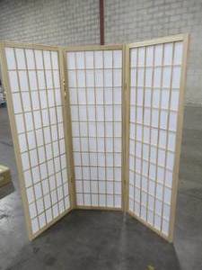 lot 310 image: Oriental Furniture 4 ft. Natural 3-Panel Room Divider, WP48-NAT-3P.