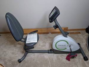 lot 52 image: WESLO Pursuit 360R Stationary Recumbent Bike