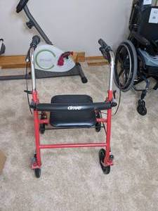lot 53 image: Drive HX5 9JP Folding WheelchairWalker