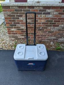 lot 112 image: Coleman Xtreme5 Cooler with Wheels