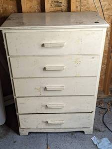 lot 116 image: 5-Drawer Upright Dresser