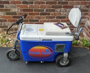 lot 7 image: Cruzin Cooler Sport Model with Fold Down Seat, Blue