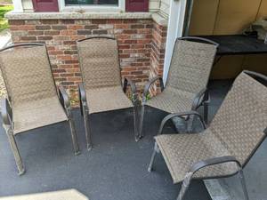 lot 104 image: Set of 4 Trendy Wicker and Aluminum Patio Chairs