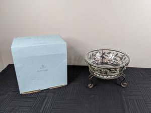 lot 144 image: Partylite Garden Lites 3-Wick Holder Bowl and Ornate Leaf Stand