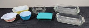 lot 133 image: Assorted Vintage Pyrex Friendship Birdie Cinderella Bowl, Bundt Cake Jello Mold Pan and More