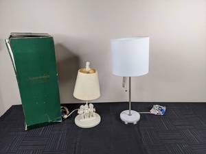 lot 136 image: Retired Snowbabies Lamp with Bisque Figure - NEW Project 62 Lamp