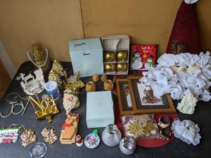 lot 197 image: An Assortment of Christmas Decorations with Partylite included