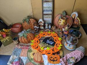 lot 216 image: Fall, Halloween and Thanksgiving Decorations