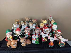 lot 164 image: Collection of (24) Vintage Homco Figurines - Raccoons, Mice, Angels, Bears, Elves, and more