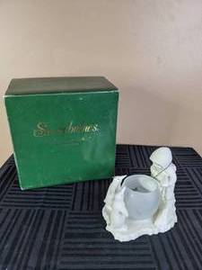 lot 21 image: Vintage Department 56 Snowbabies with Penguins Figurine